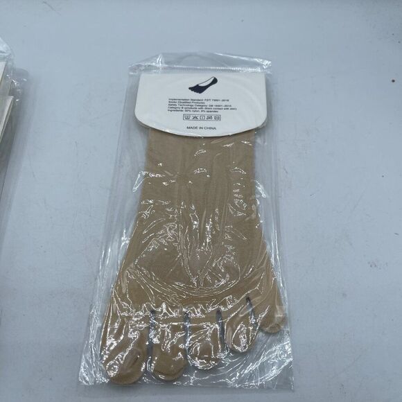 COPY - BUNDLE (4) NO SHOW TOE SOCKS NWT - Picture 4 of 8